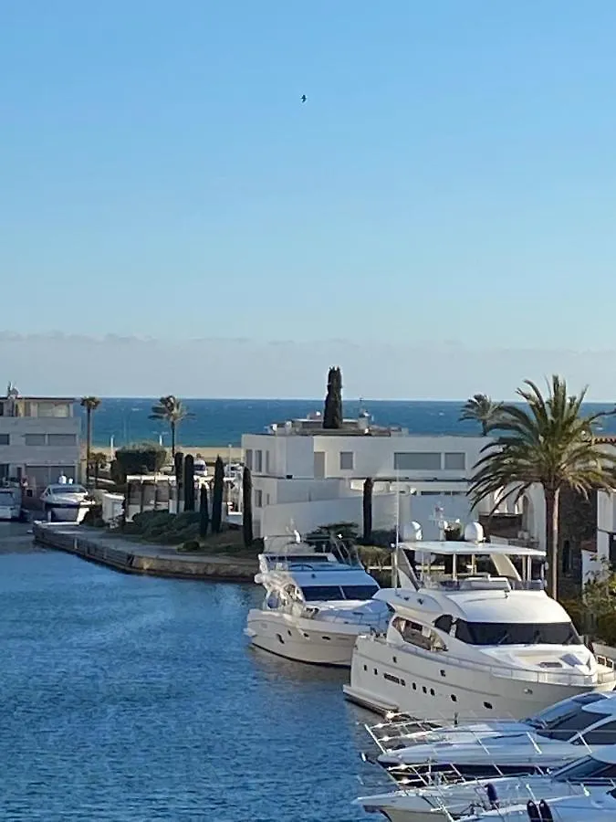 Cavall De Mar - Piso, Vista Al Puerto Empuriabrava